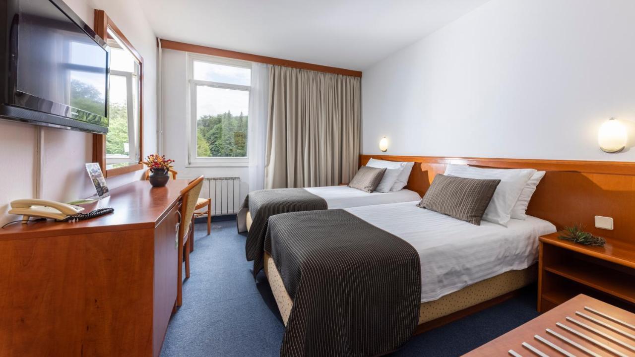 Hotel Jezero 3*