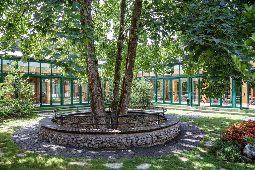 Hotel Jezero 3*