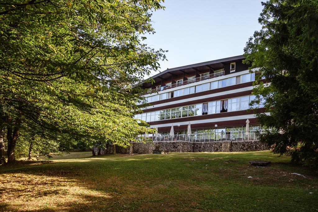 Jezero Hotel 3*