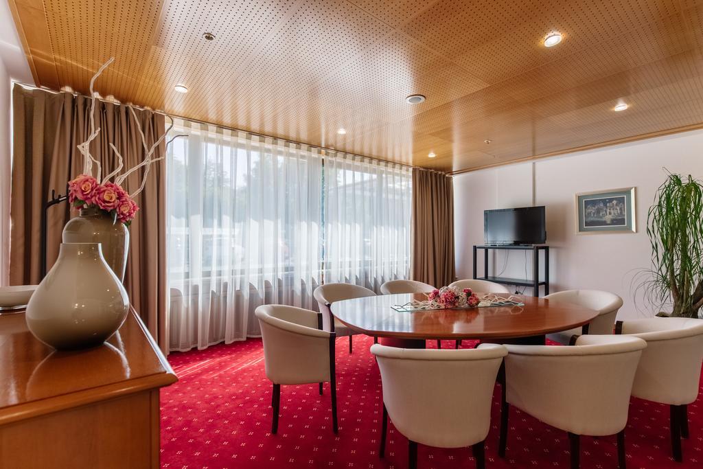 Jezero Hotel 3*